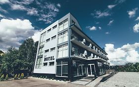 Zinedine Sport-Hotel